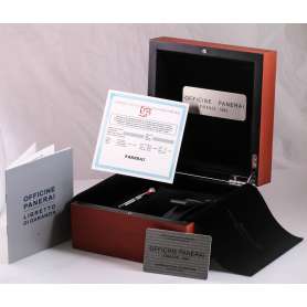 Коробка Officine Panerai с документами